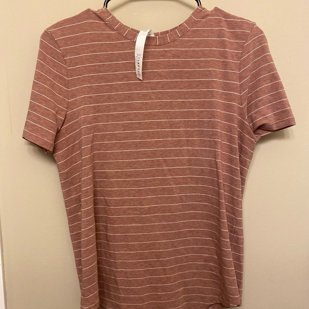 Lululemon pink top size 4